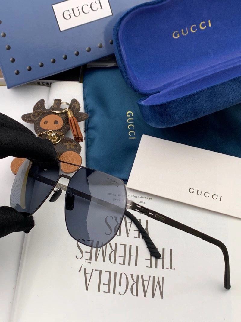 Gucci Sunglasses Chic 280084