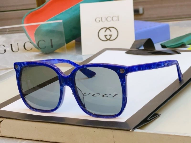 Gucci Sunglasses ZipUp 280050
