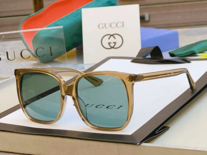 Gucci Sunglasses ZipUp 280050