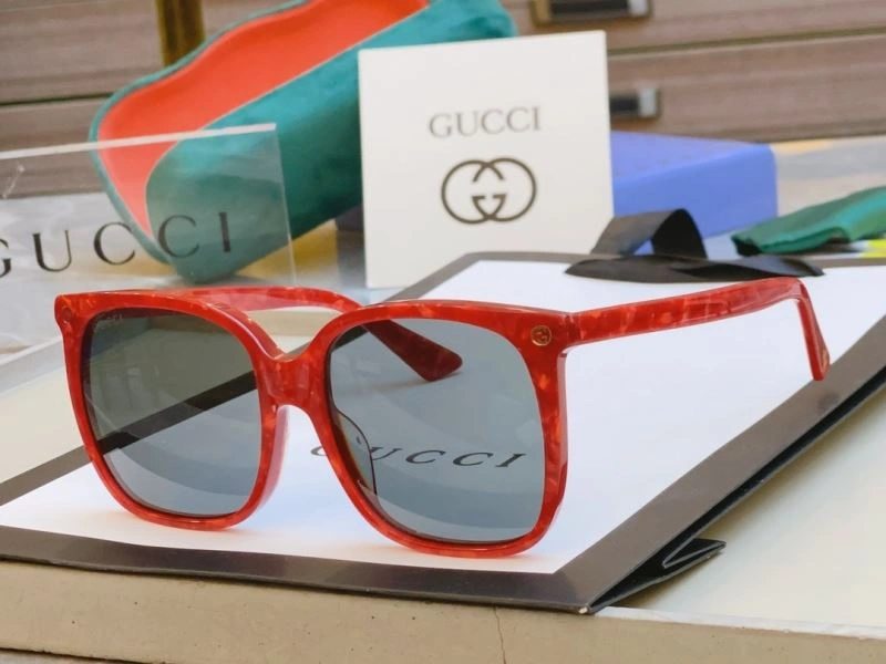 Gucci Sunglasses ZipUp 280050