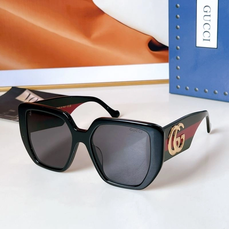 Compact Gucci Sunglasses 280072