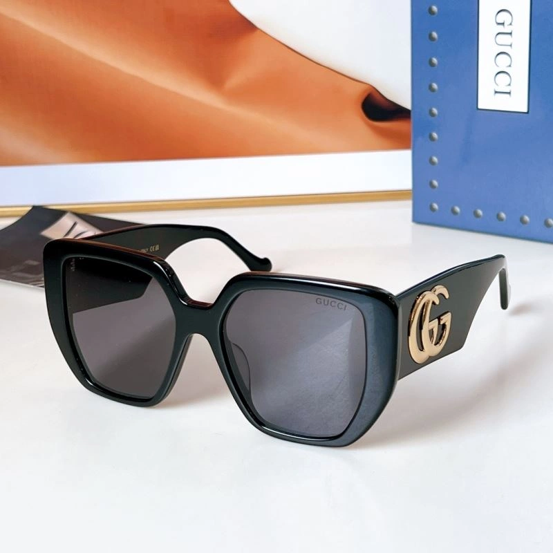 Compact Gucci Sunglasses 280072
