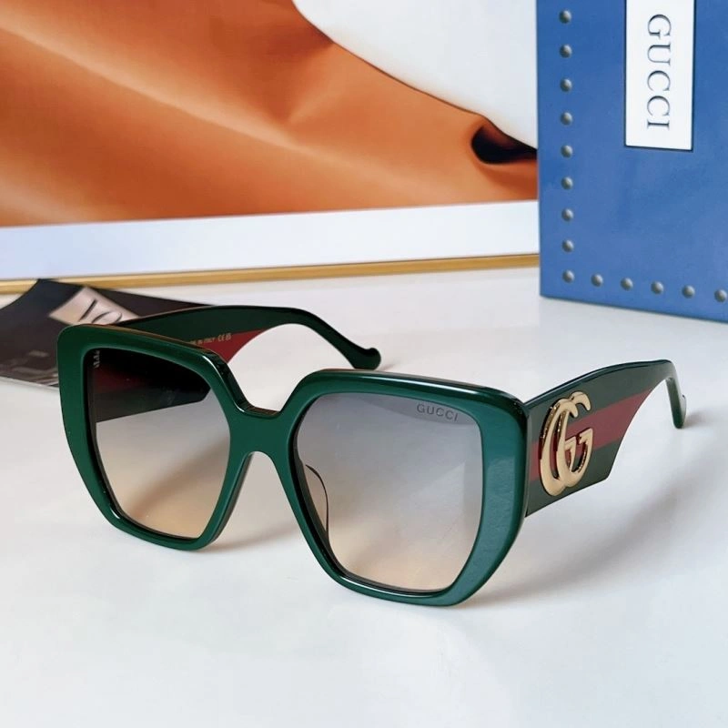 Compact Gucci Sunglasses 280072
