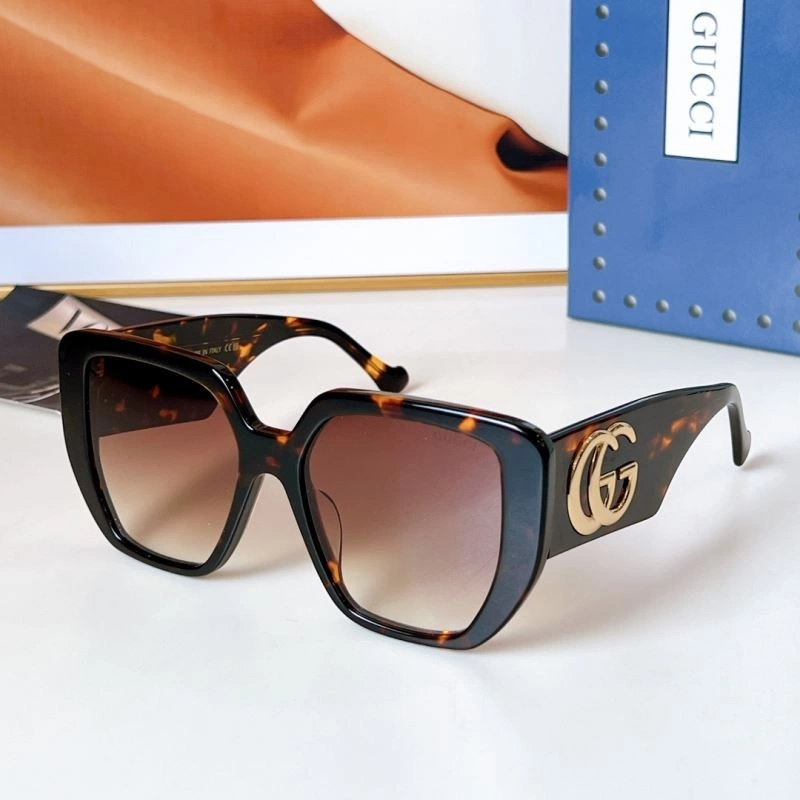 Compact Gucci Sunglasses 280072