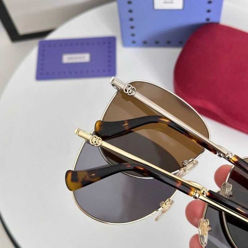 Bold Gucci Sunglasses 280060