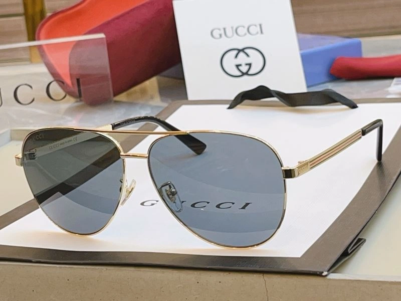 RelaxedFit Gucci Sunglasses 280068