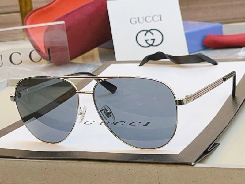 RelaxedFit Gucci Sunglasses 280068