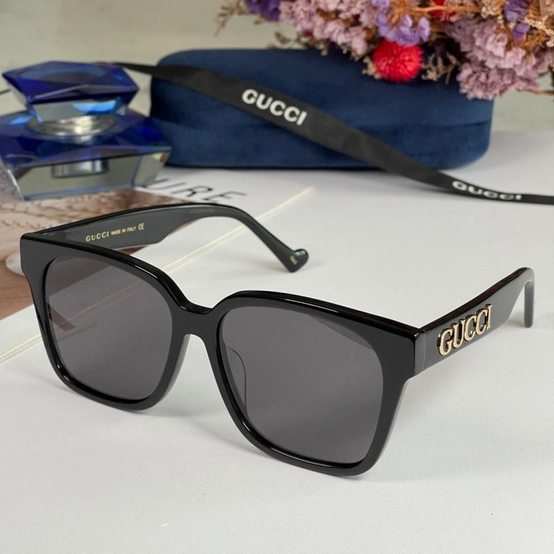 Bold Gucci Sunglasses 280042