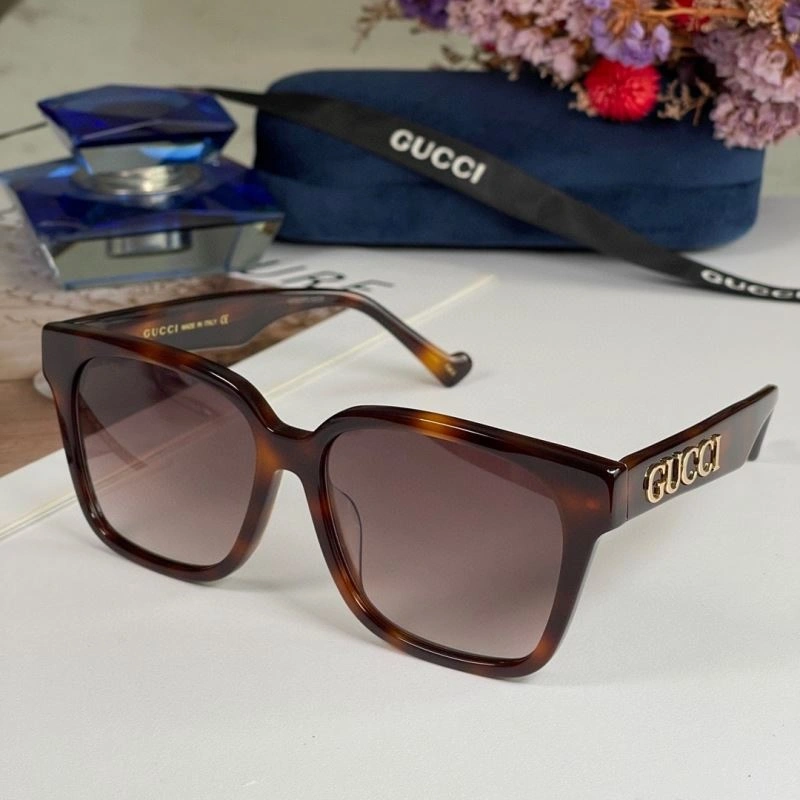 Bold Gucci Sunglasses 280042