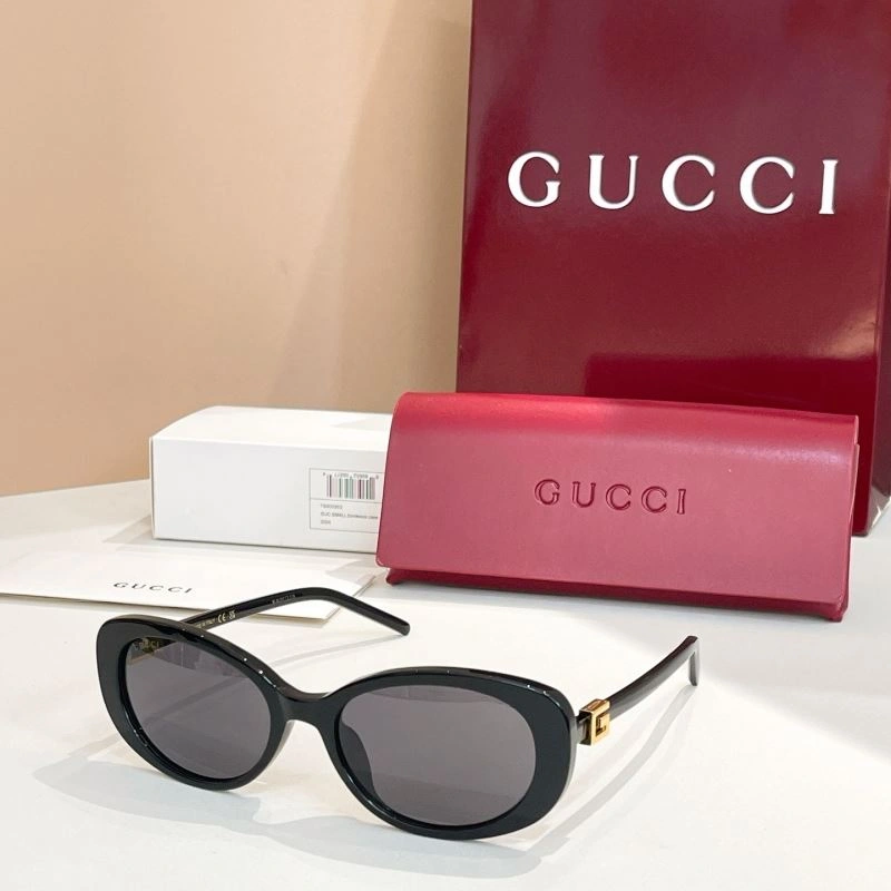 Gucci Sunglasses Vibrant 280040
