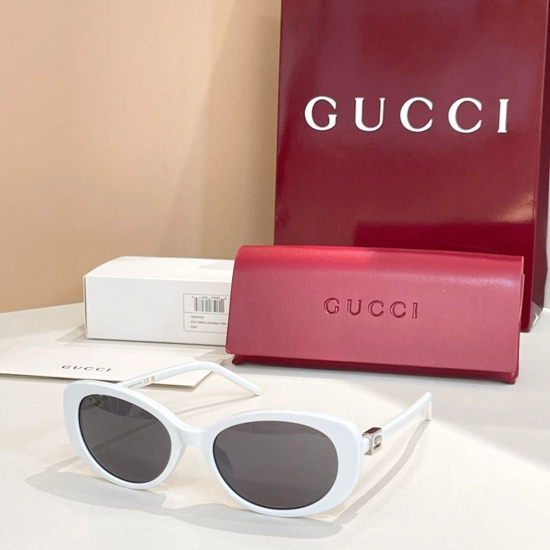 Gucci Sunglasses Vibrant 280040