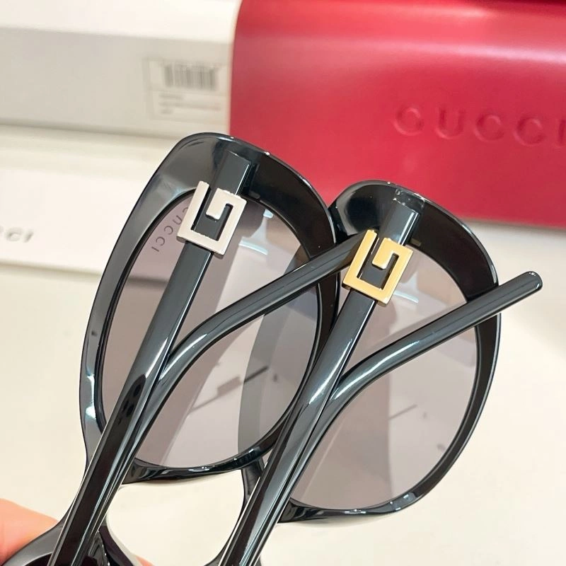 Gucci Sunglasses Vibrant 280040