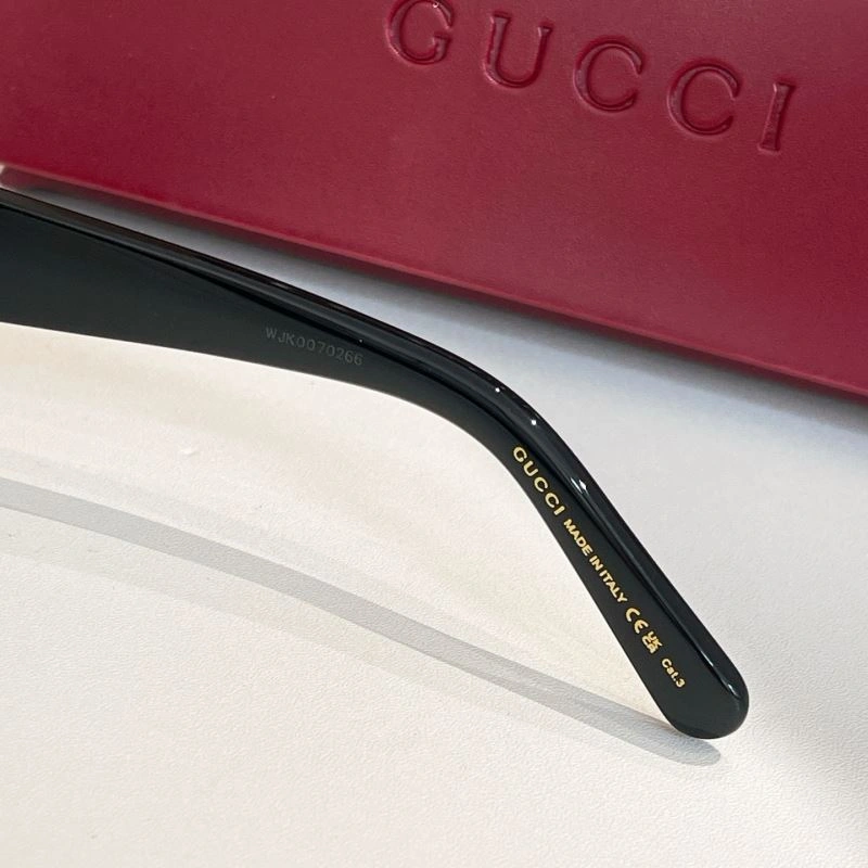 Sustainable Gucci Sunglasses 280064