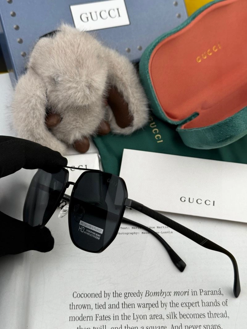 Gucci Sunglasses Practical 280036