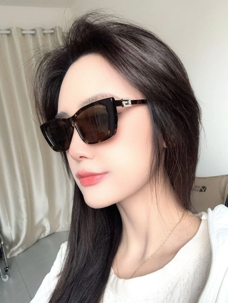 Classic Gucci Sunglasses 280034