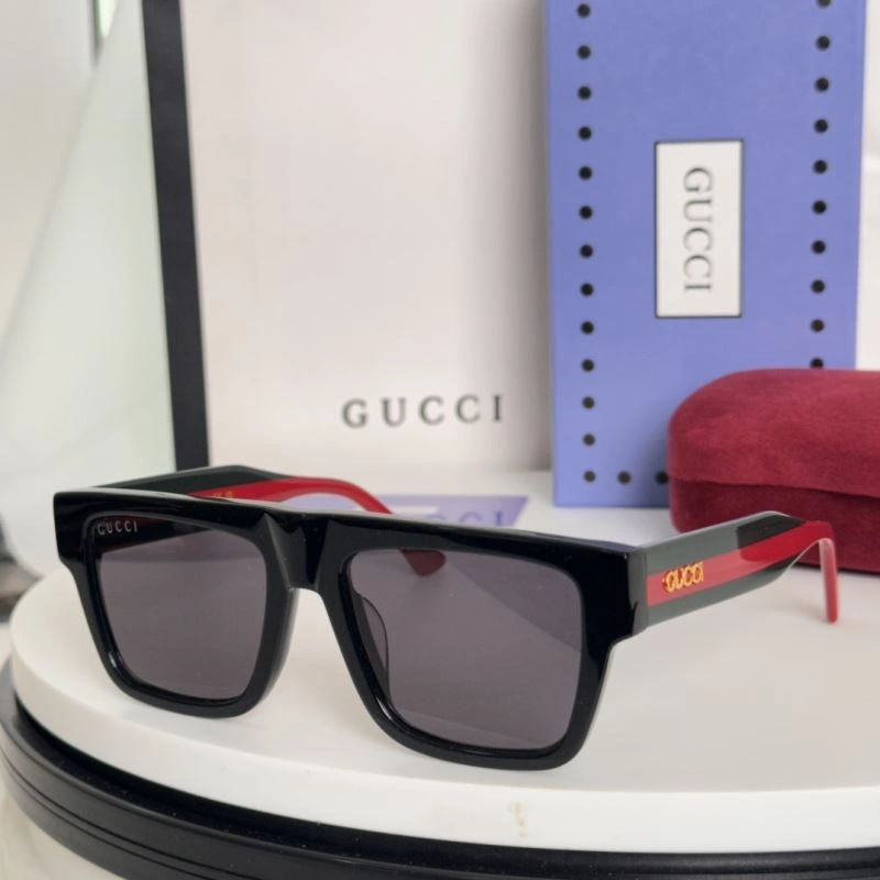 Lightweight Gucci Sunglasses 280033
