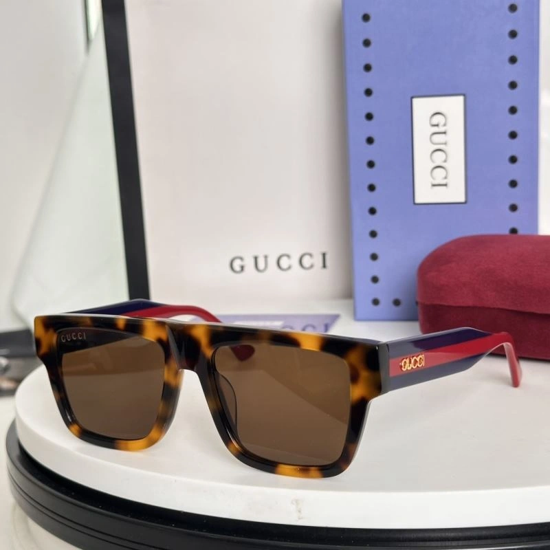 Lightweight Gucci Sunglasses 280033