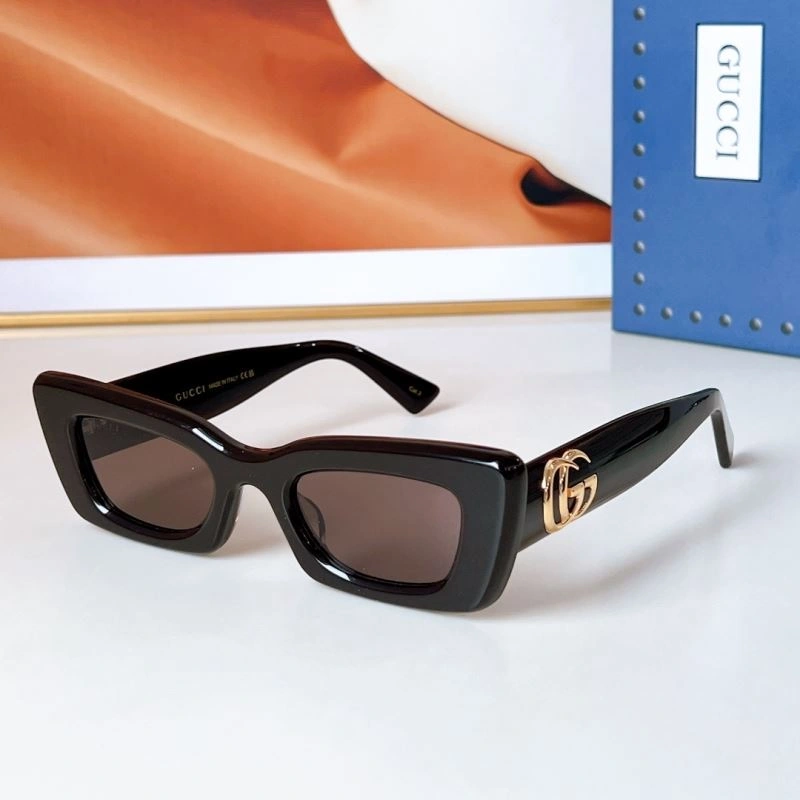 RelaxedFit Gucci Sunglasses 280005