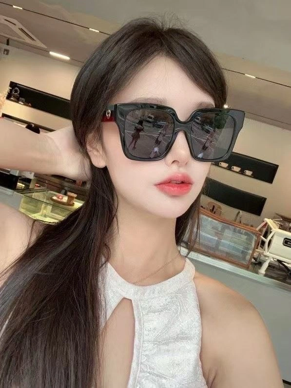 Gucci Sunglasses SportInspired 280009