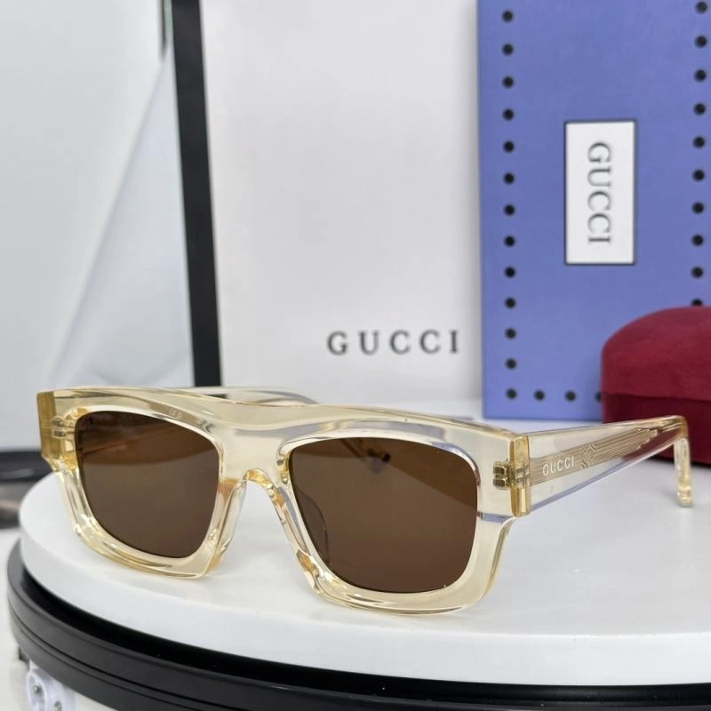 Gucci Sunglasses Sporty 280001