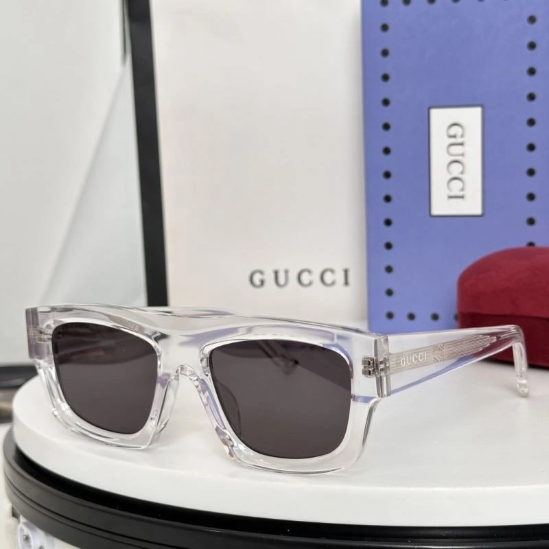 Gucci Sunglasses Sporty 280001