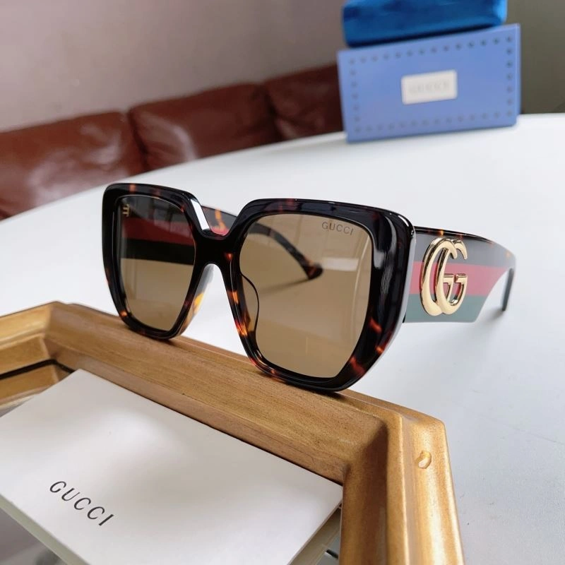 Lightweight Gucci Sunglasses 280019