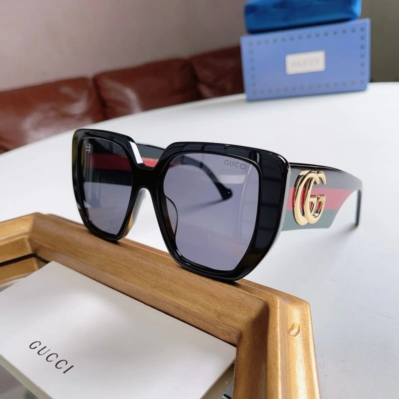 Lightweight Gucci Sunglasses 280019