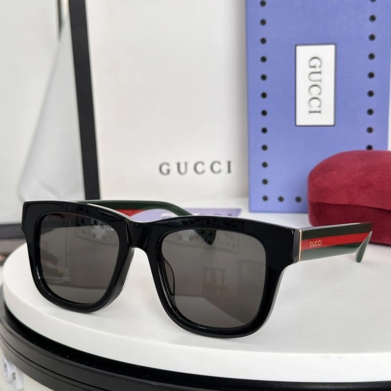 Gucci Sunglasses Snug 279989