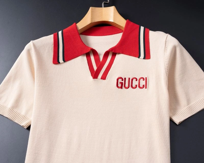 Elegant Gucci Sweaters 125001