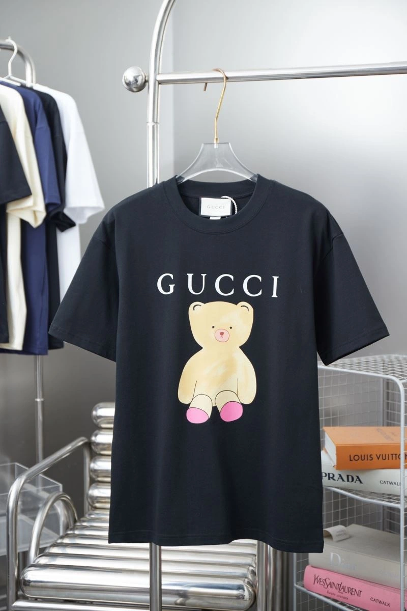 Effortless Gucci T-Shirts 128451
