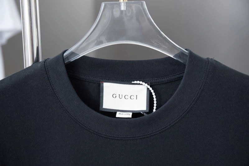 Effortless Gucci T-Shirts 128451