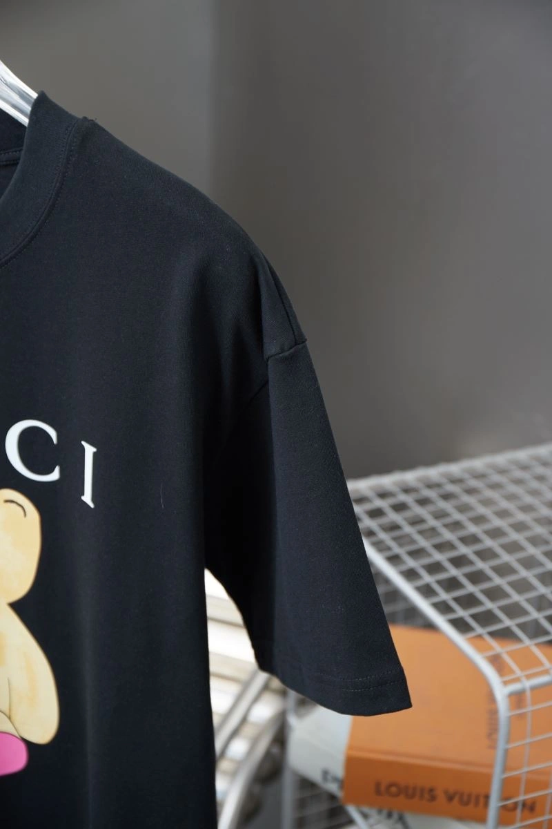 Effortless Gucci T-Shirts 128451