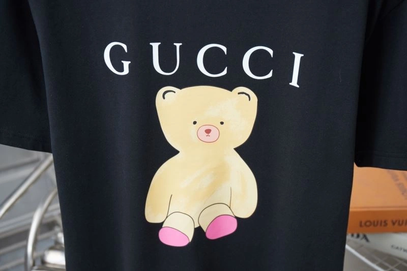 Effortless Gucci T-Shirts 128451