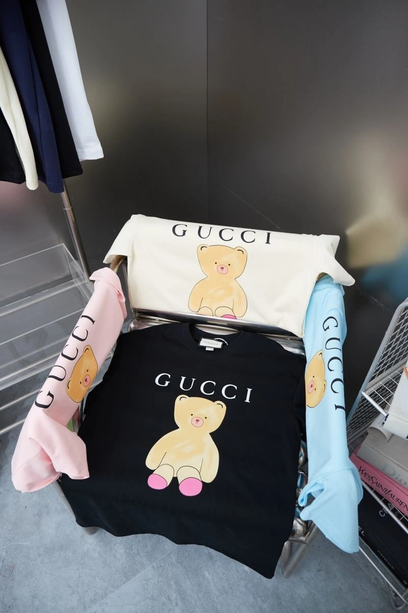 Effortless Gucci T-Shirts 128451