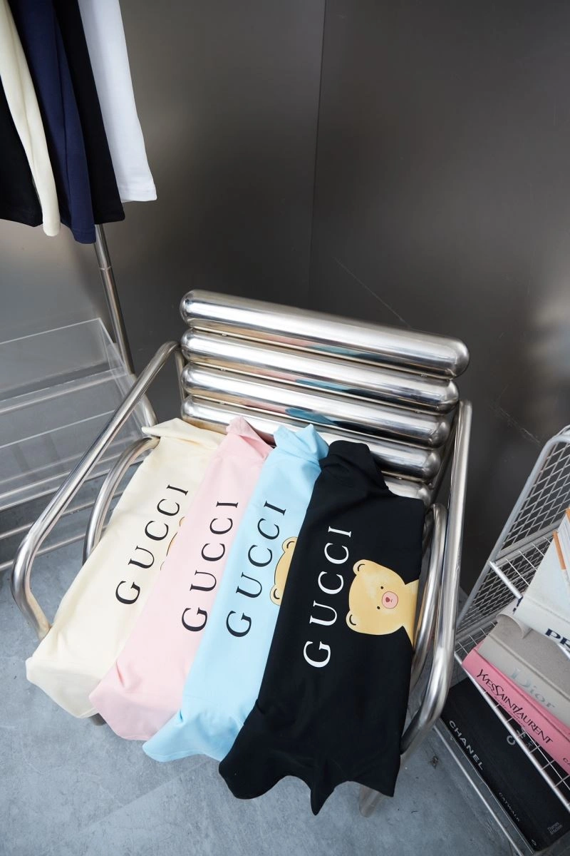 Effortless Gucci T-Shirts 128451