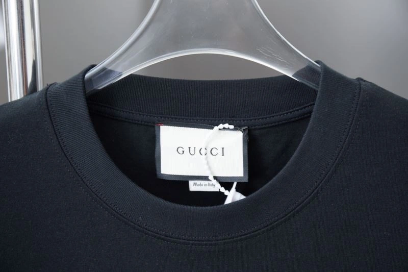 Gucci T-Shirts Sleek 128457