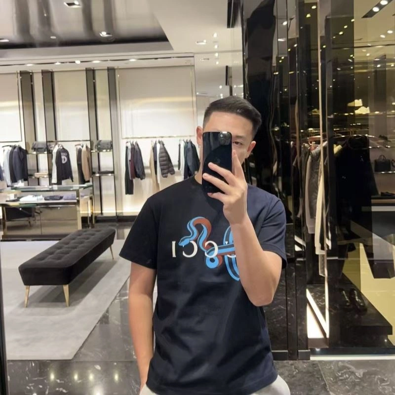 Bold Gucci T-Shirts 128474