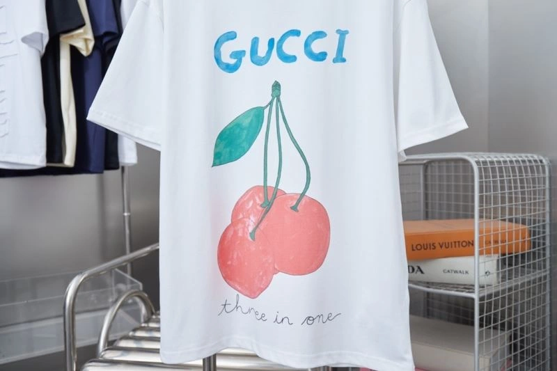 Trendsetting Gucci T-Shirts 128438