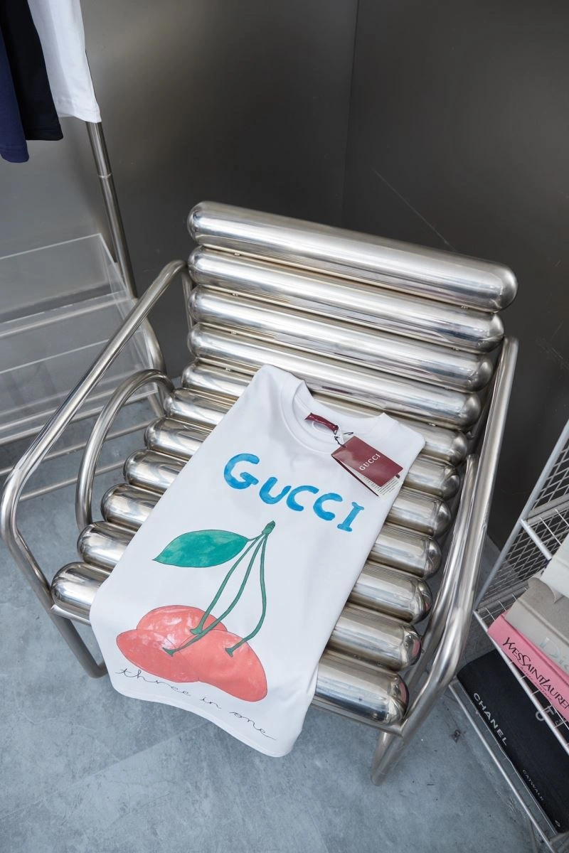Trendsetting Gucci T-Shirts 128438