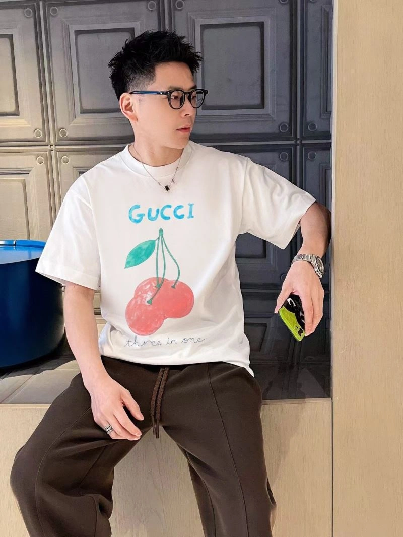 Trendsetting Gucci T-Shirts 128438