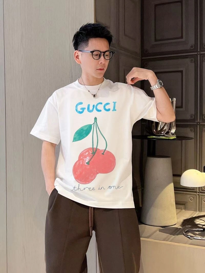 Trendsetting Gucci T-Shirts 128438