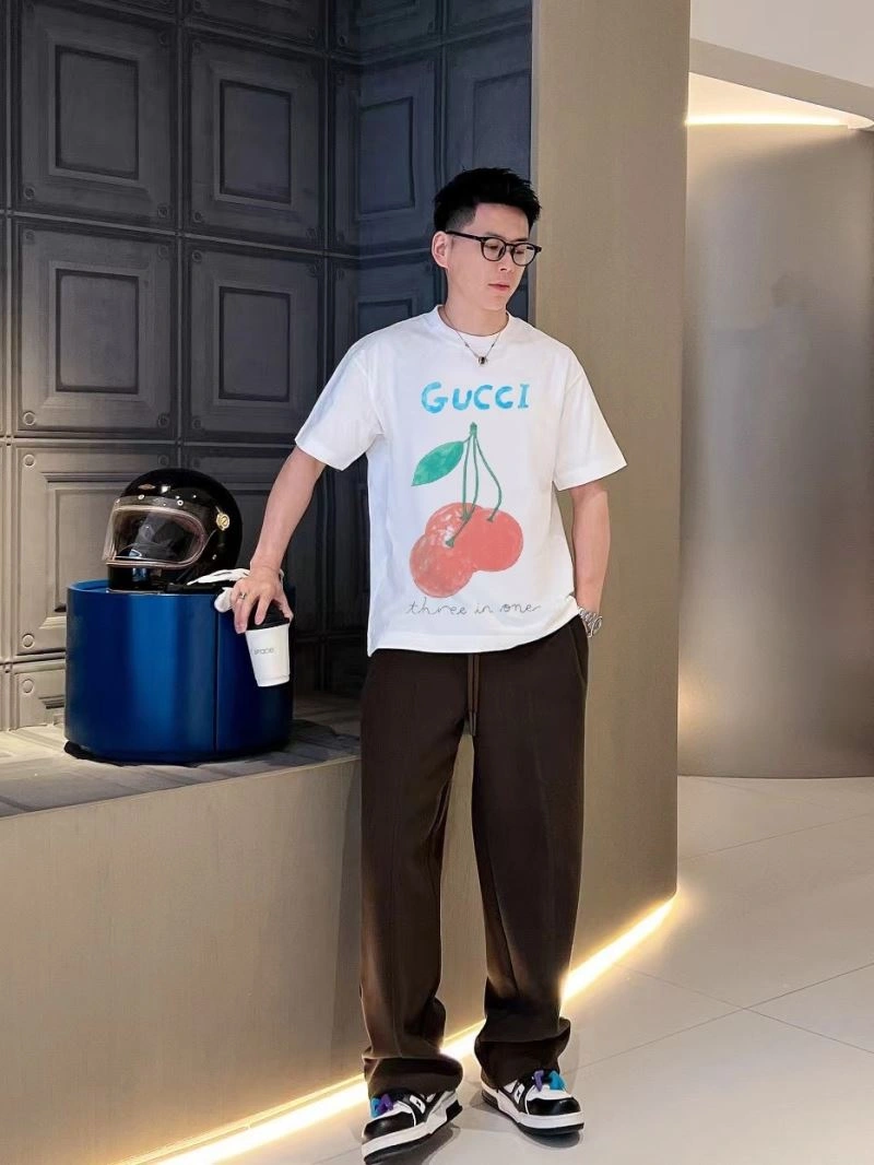 Trendsetting Gucci T-Shirts 128438