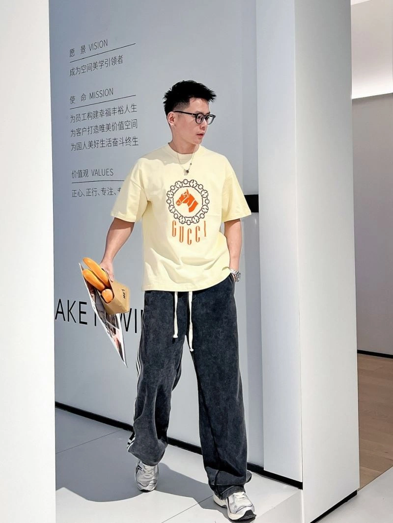 Versatile Gucci T-Shirts 128433