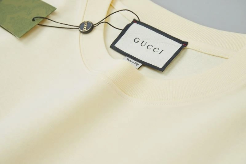 Seasonal Gucci T-Shirts 128411