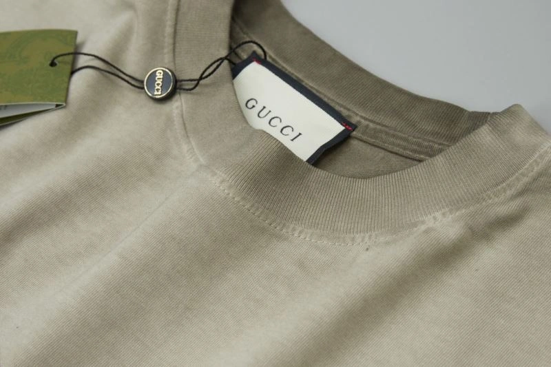 Seasonal Gucci T-Shirts 128408