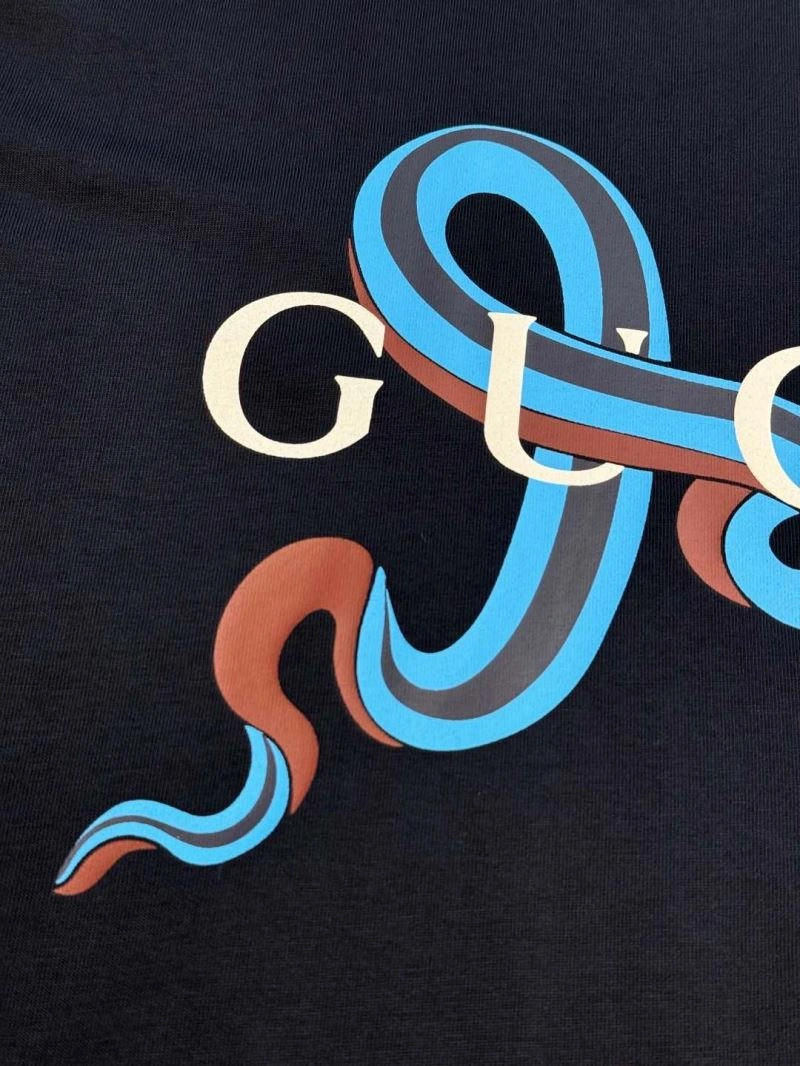 Seasonal Gucci T-Shirts 128357
