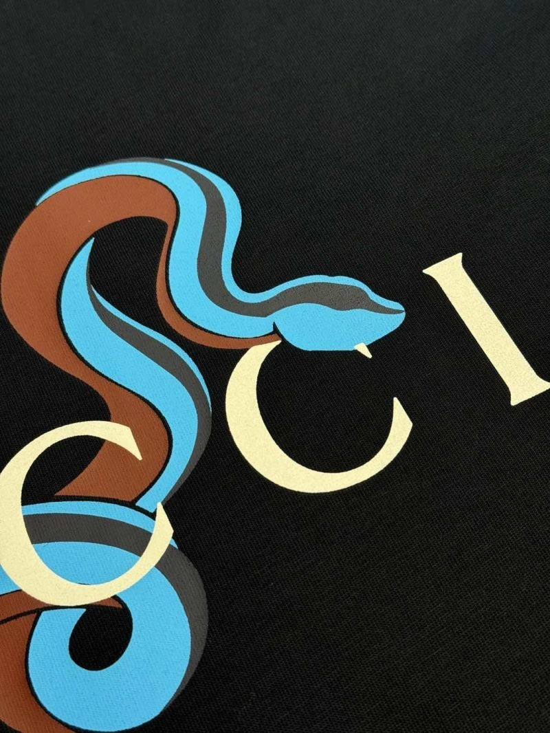 Seasonal Gucci T-Shirts 128357
