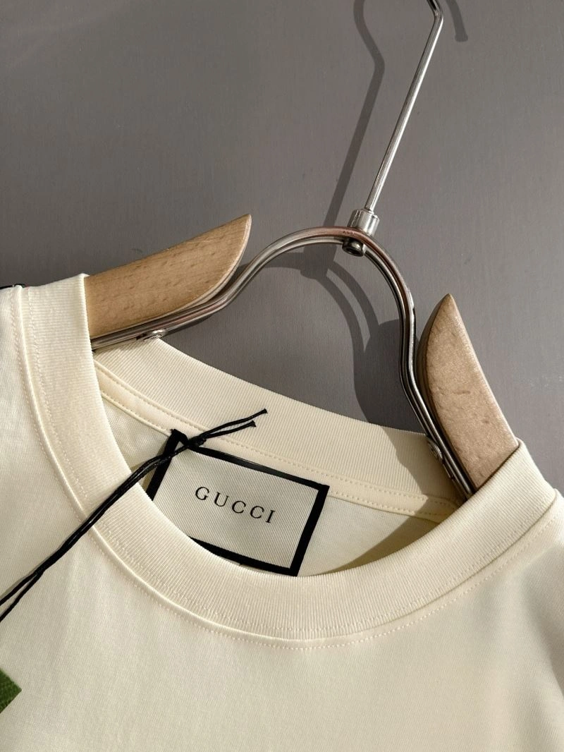 Gucci T-Shirts Chic 128333