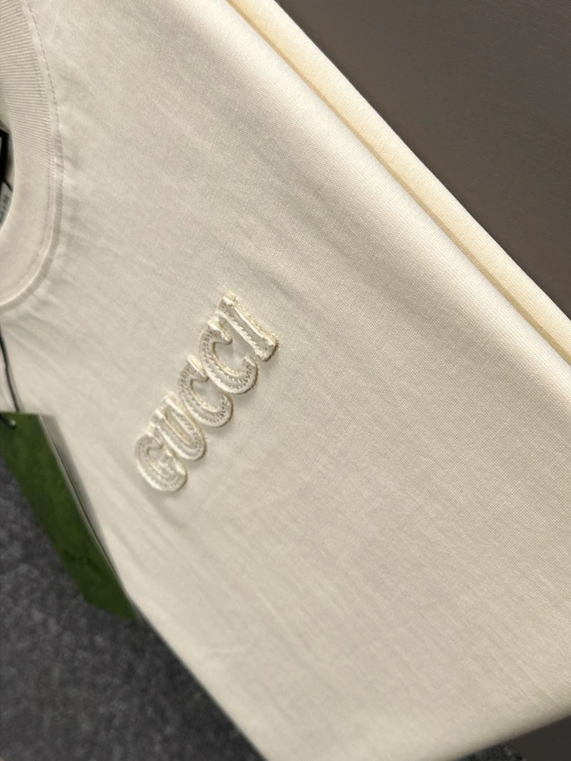 Gucci T-Shirts Chic 128333