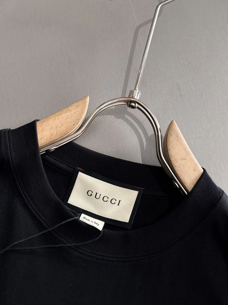 Versatile Gucci T-Shirts 128323